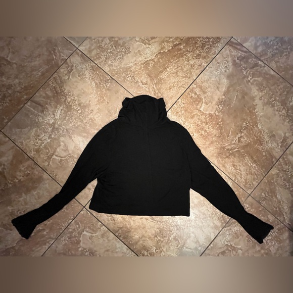 Nicki Minaj Crop Black Turtleneck Top Long Sleeve Womens XL - Picture 4 of 9